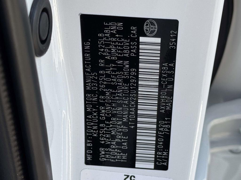 2025 Toyota Camry SE