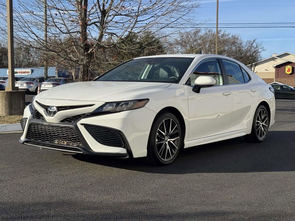 2024 Toyota Camry SE
