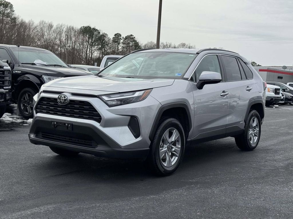 2025 Toyota RAV4 XLE