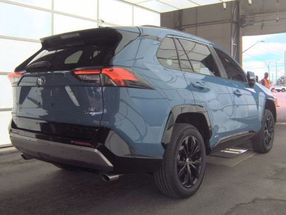 2025 Toyota RAV4 SE