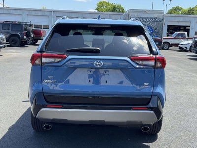 2025 Toyota RAV4 SE