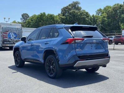 2025 Toyota RAV4 SE