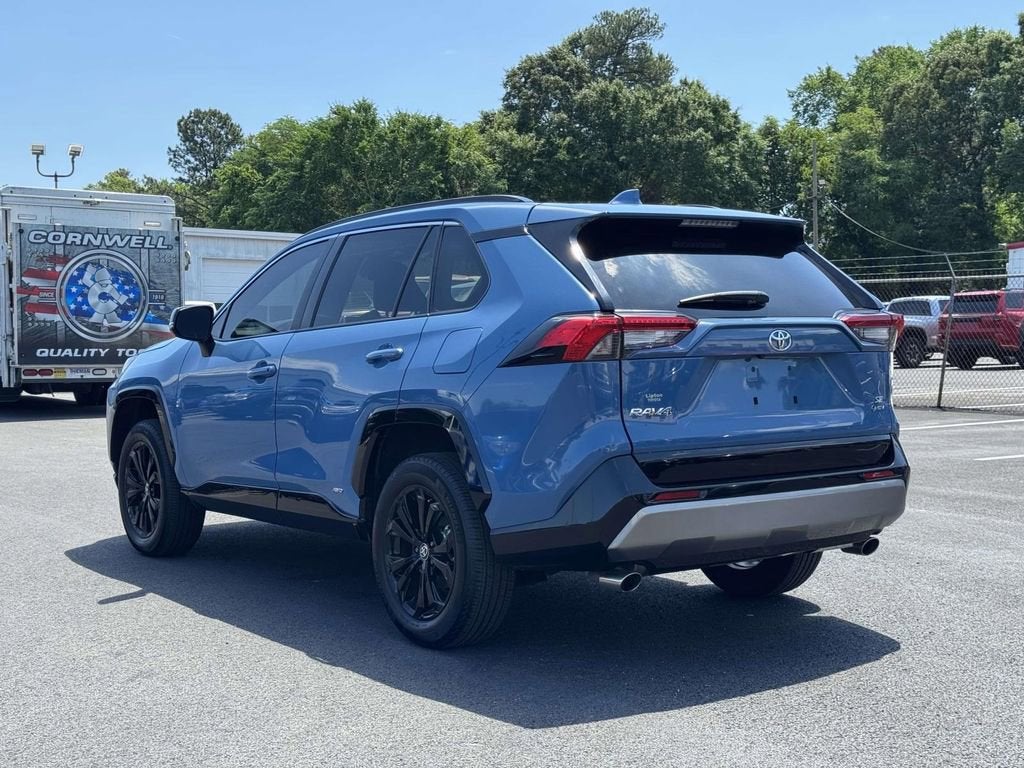 2025 Toyota RAV4 SE