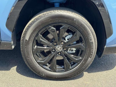 2025 Toyota RAV4 SE