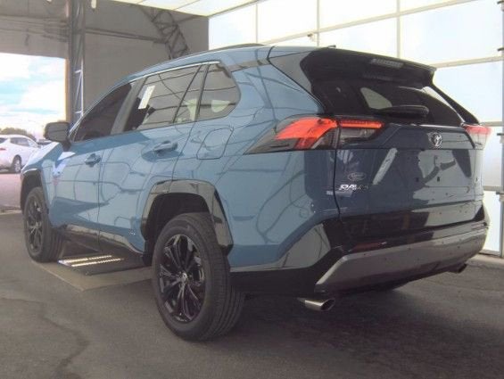 2025 Toyota RAV4 SE