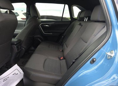 2025 Toyota RAV4 SE
