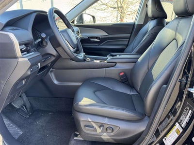 2025 Toyota Grand Highlander XLE