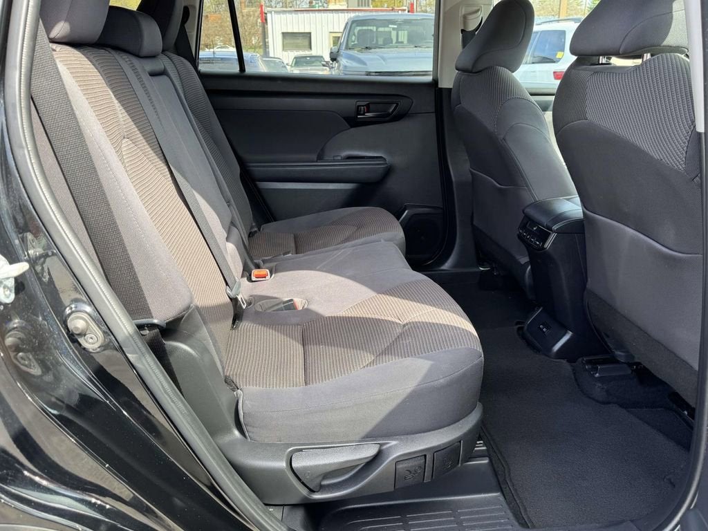 2022 Toyota Highlander L
