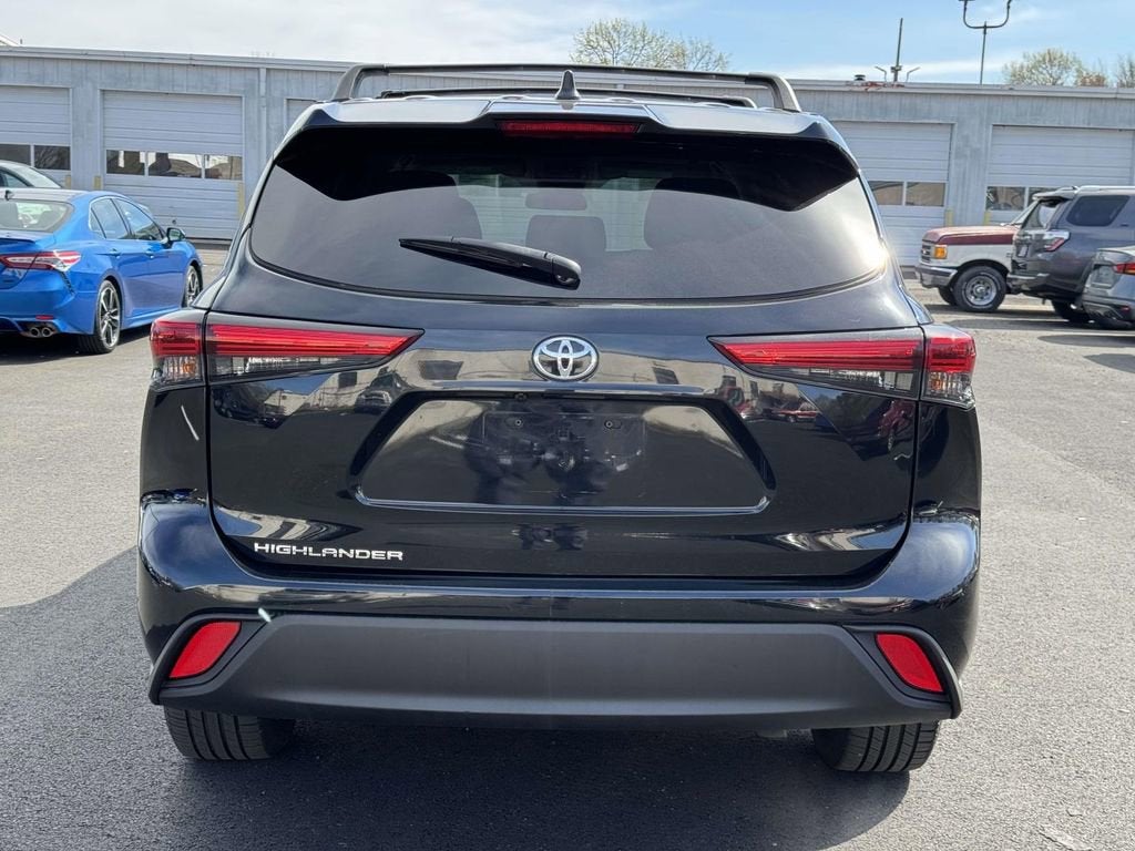 2022 Toyota Highlander L