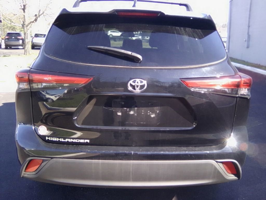 2022 Toyota Highlander L
