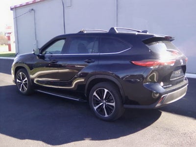 2022 Toyota Highlander L