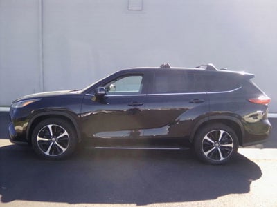 2022 Toyota Highlander L