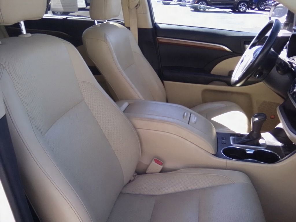 2017 Toyota Highlander Base