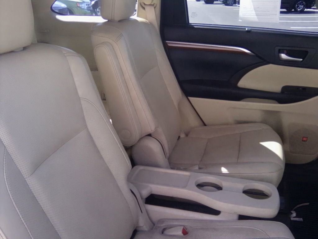 2017 Toyota Highlander Base