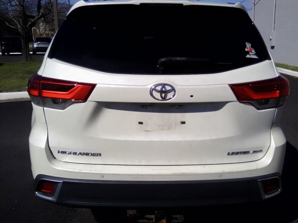 2017 Toyota Highlander Base