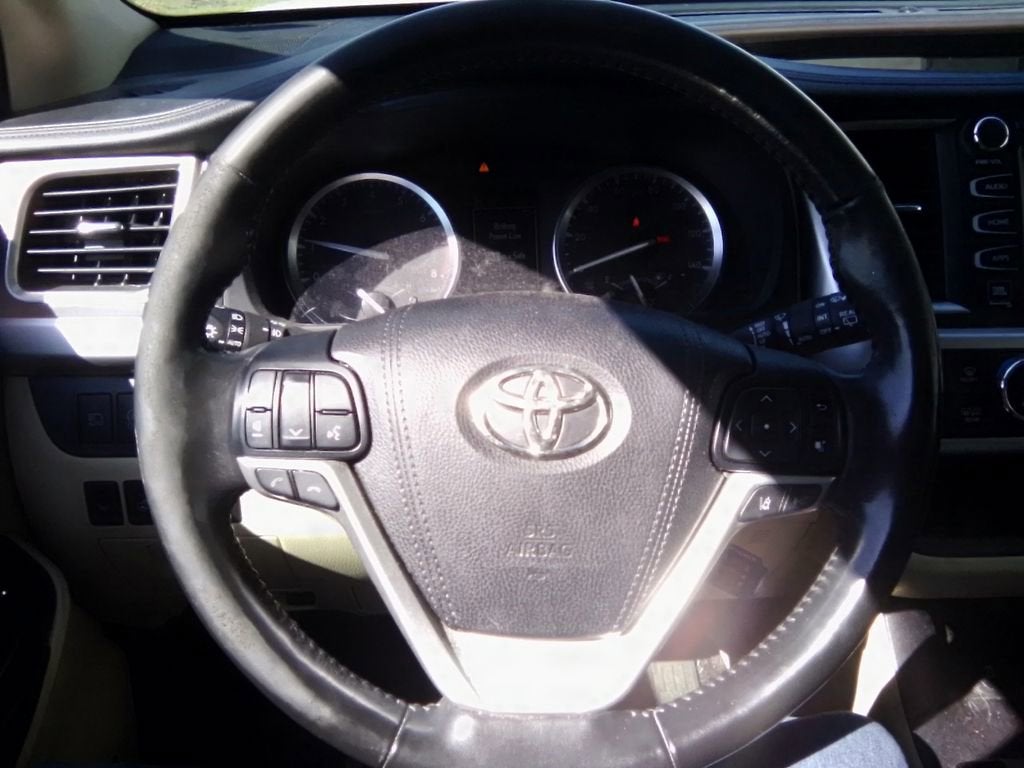 2017 Toyota Highlander Base