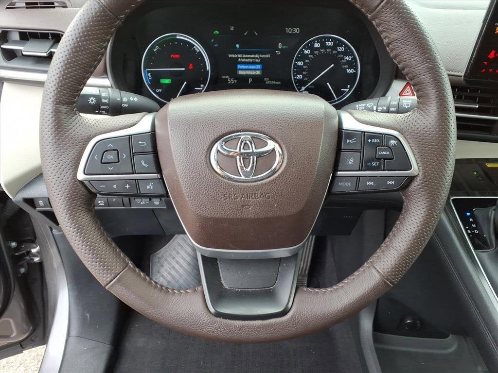 2023 Toyota Sienna Platinum