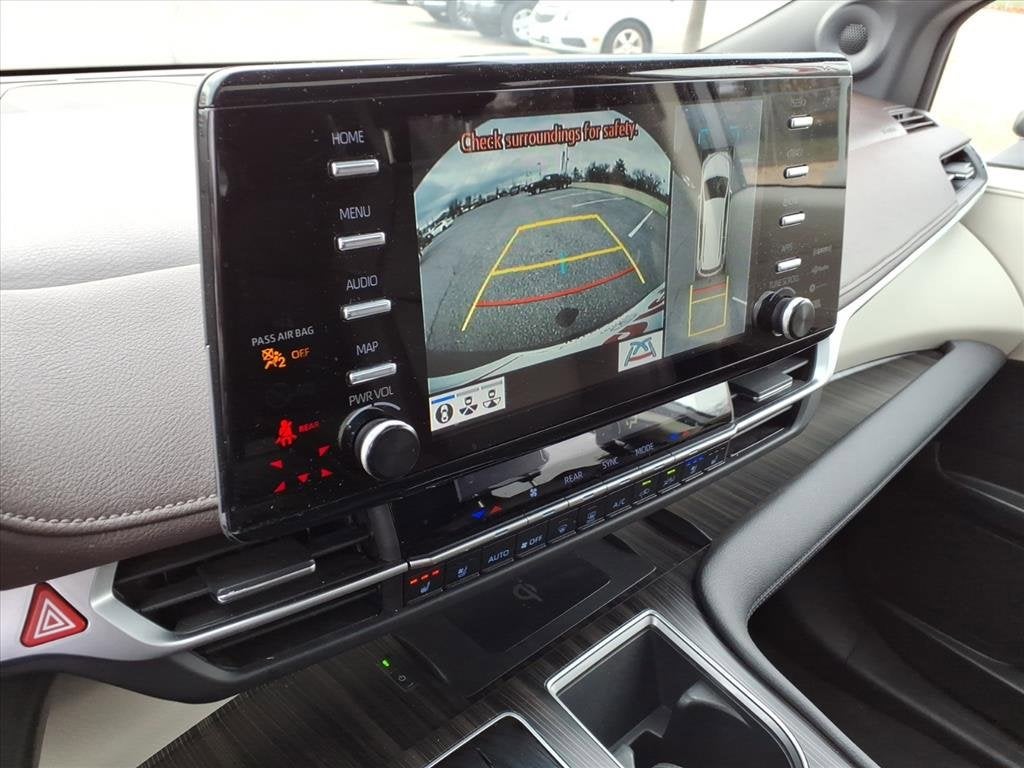 2023 Toyota Sienna Platinum