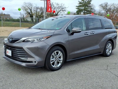 2023 Toyota Sienna Platinum
