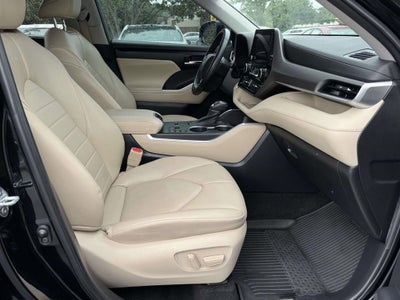 2023 Toyota Highlander XLE