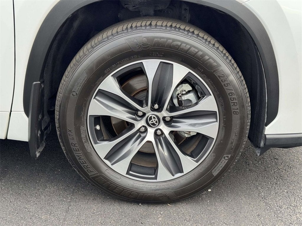 2024 Toyota Highlander XLE