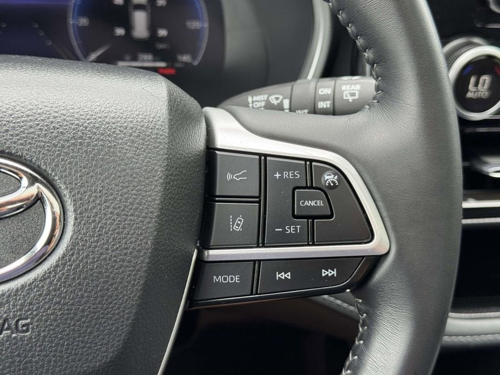 2025 Toyota Highlander XSE
