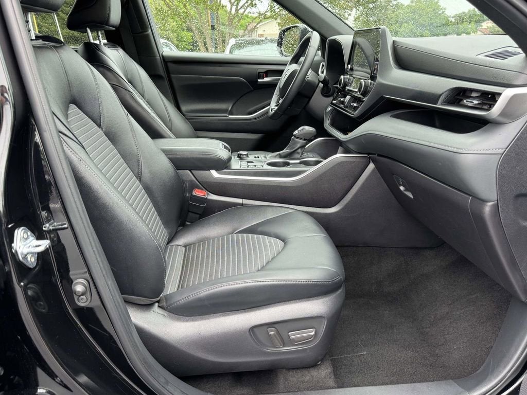 2025 Toyota Highlander XSE