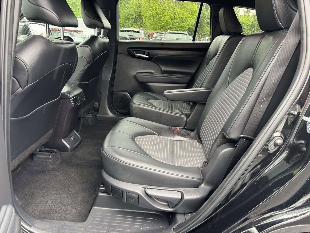 2025 Toyota Highlander XSE