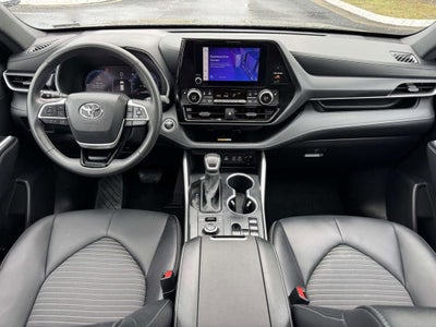 2025 Toyota Highlander XSE