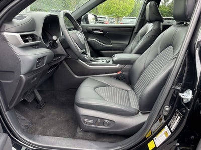 2025 Toyota Highlander XSE