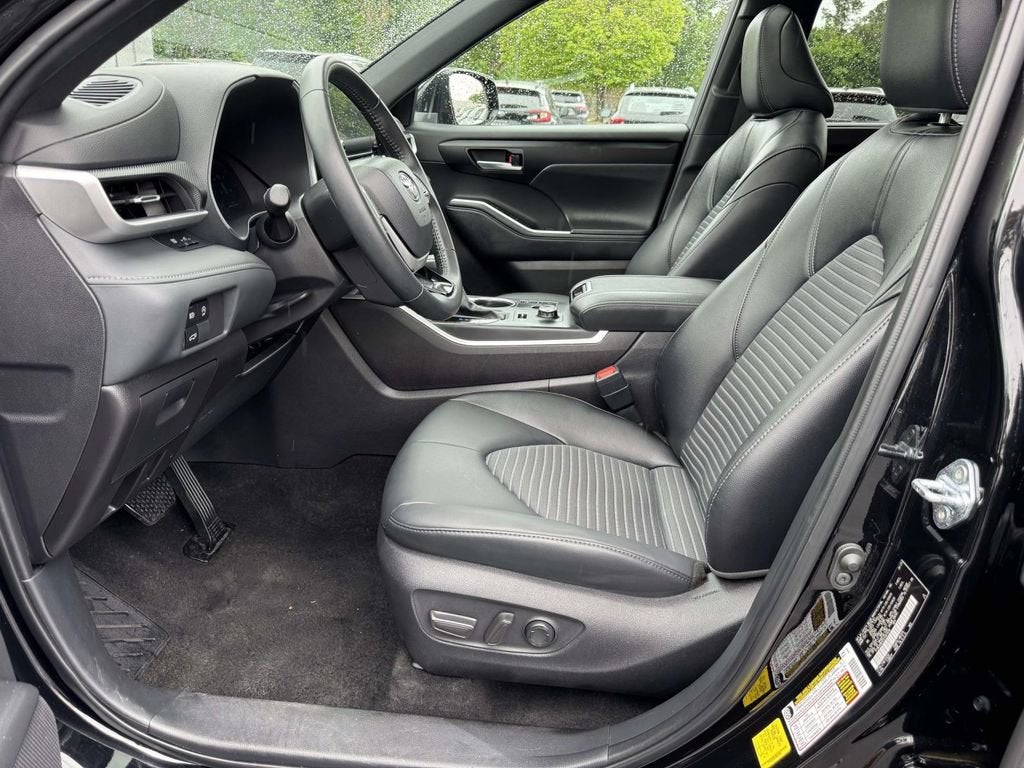 2025 Toyota Highlander XSE
