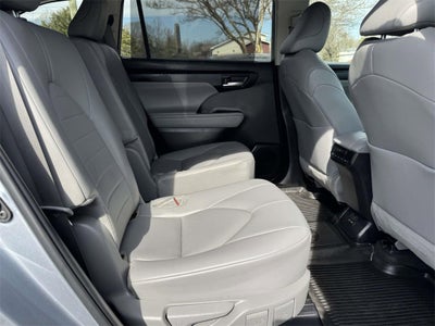 2024 Toyota Highlander XLE