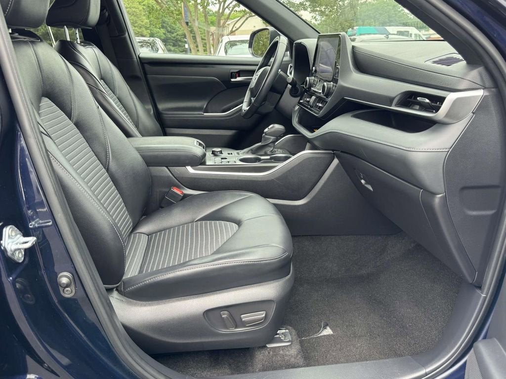 2025 Toyota Highlander XSE