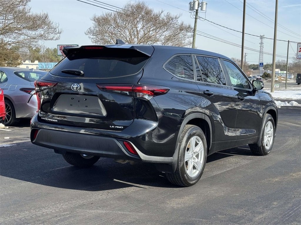 2024 Toyota Highlander LE