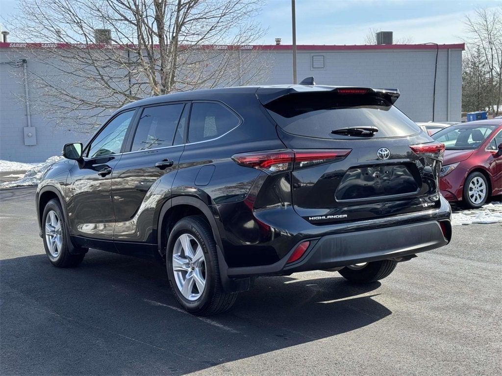 2024 Toyota Highlander LE
