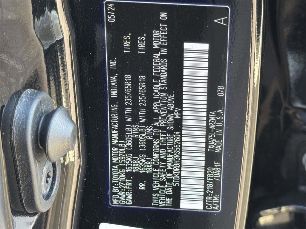 2024 Toyota Highlander LE