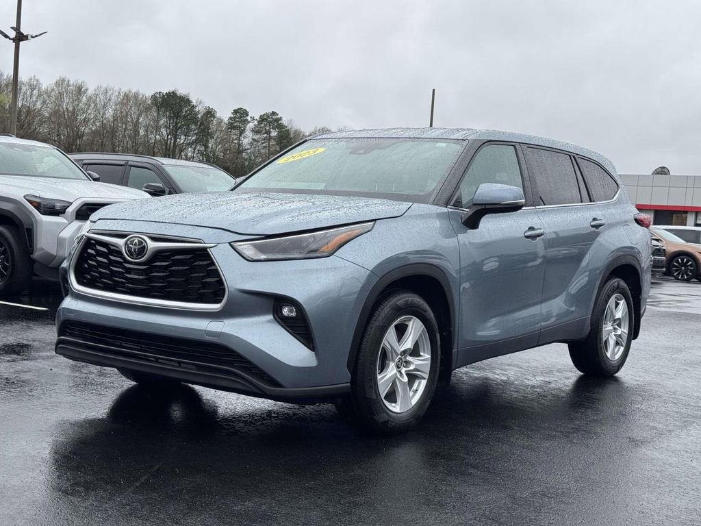 2023 Toyota Highlander LE