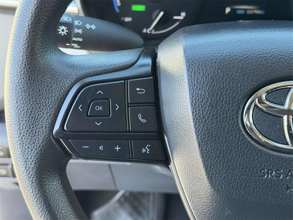 2024 Toyota Sienna LE