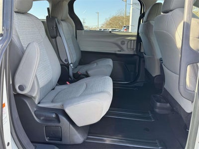 2024 Toyota Sienna LE