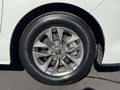 2024 Toyota Sienna LE