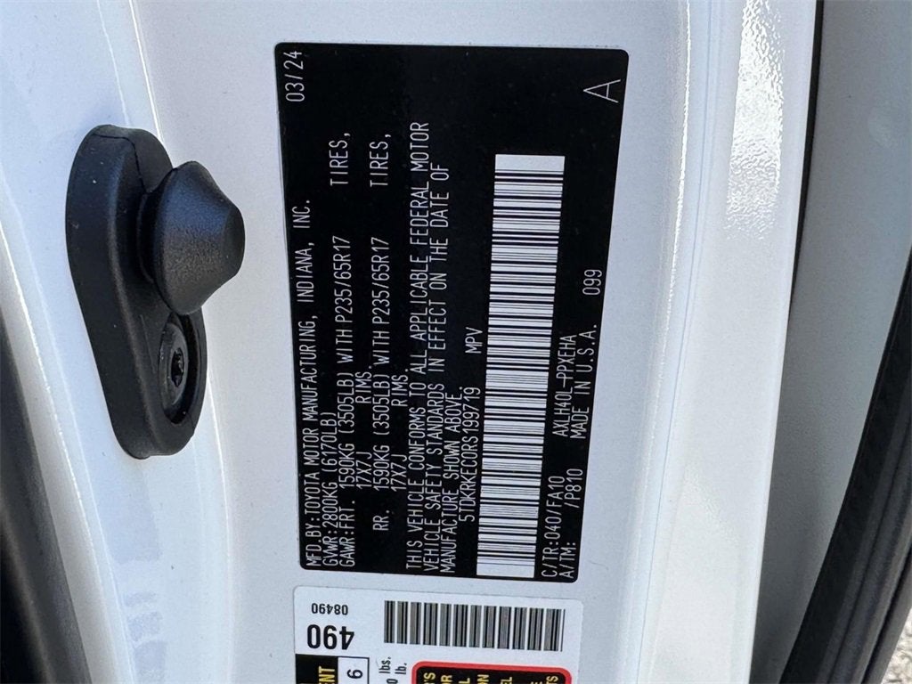 2024 Toyota Sienna LE