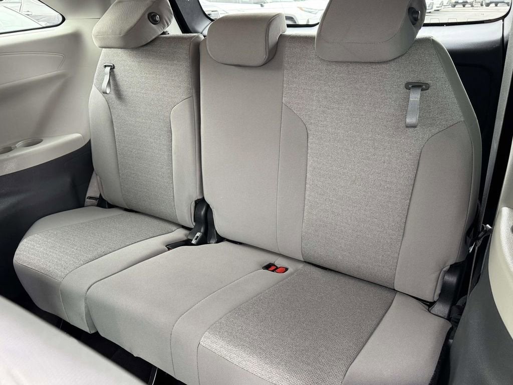 2024 Toyota Sienna LE