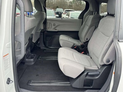 2024 Toyota Sienna LE