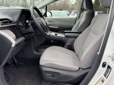 2024 Toyota Sienna LE