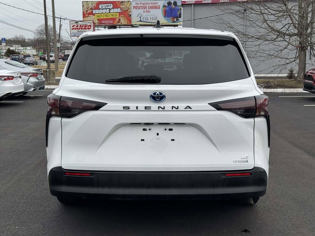 2024 Toyota Sienna LE