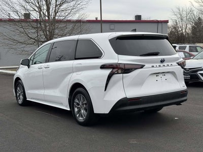2024 Toyota Sienna LE