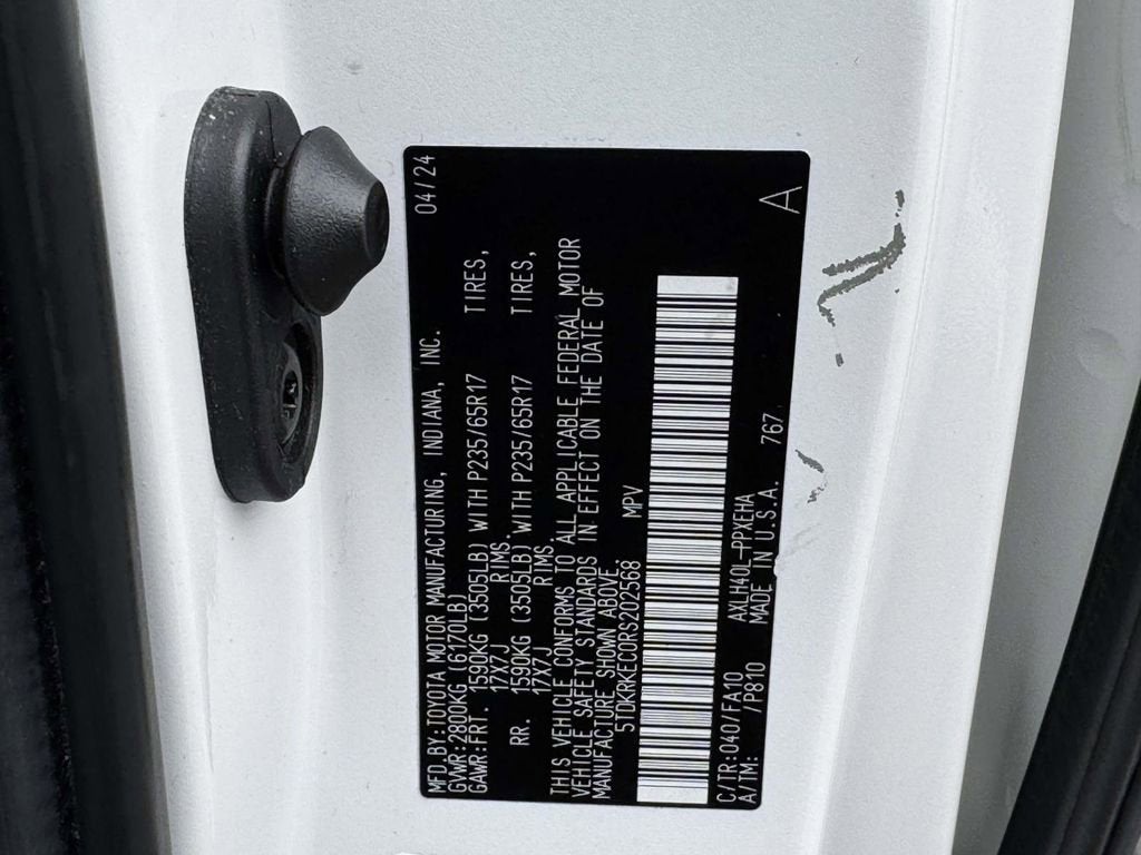 2024 Toyota Sienna LE