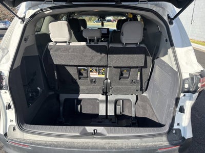 2024 Toyota Sienna LE