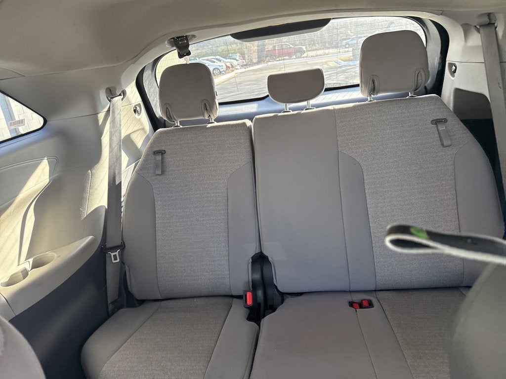2024 Toyota Sienna LE