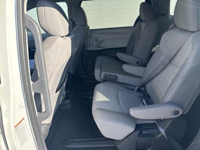 2024 Toyota Sienna LE